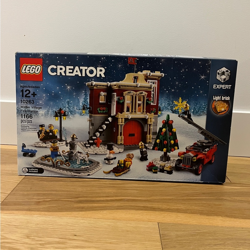 LEGO Creator Winter Village Fire Station Set 10263 new in box